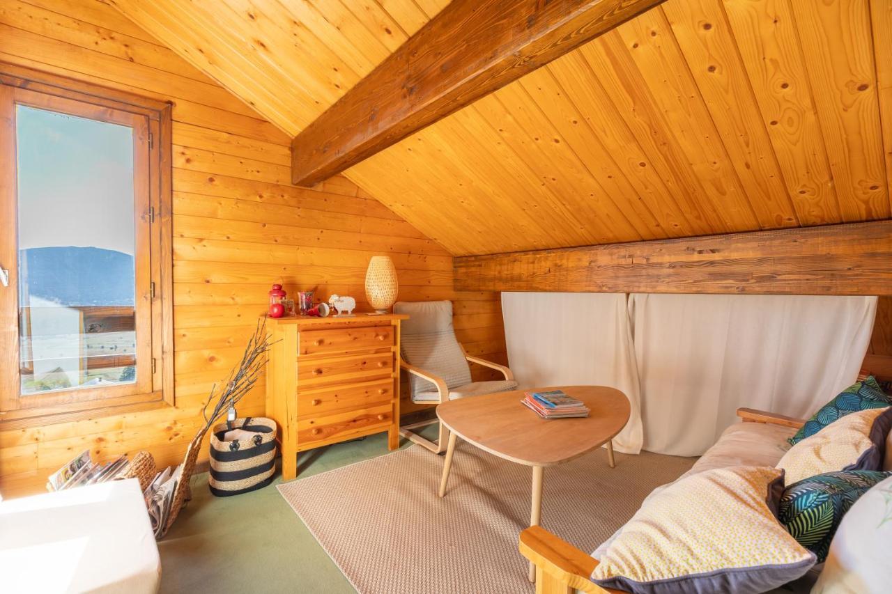 Chalet Les Tilleuls - Jolie Vue Montagne Et Lac Les Angles  Exterior photo