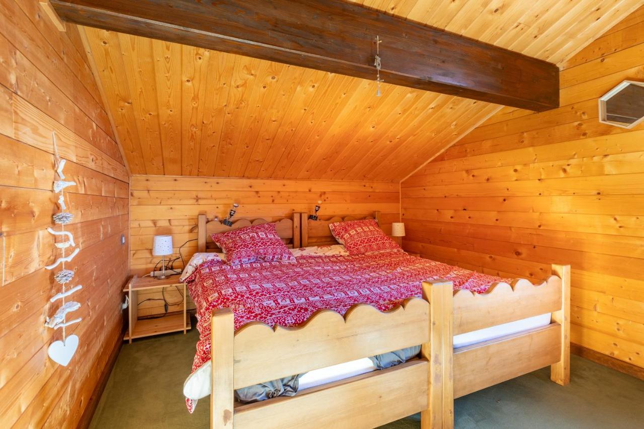 Chalet Les Tilleuls - Jolie Vue Montagne Et Lac Les Angles  Exterior photo